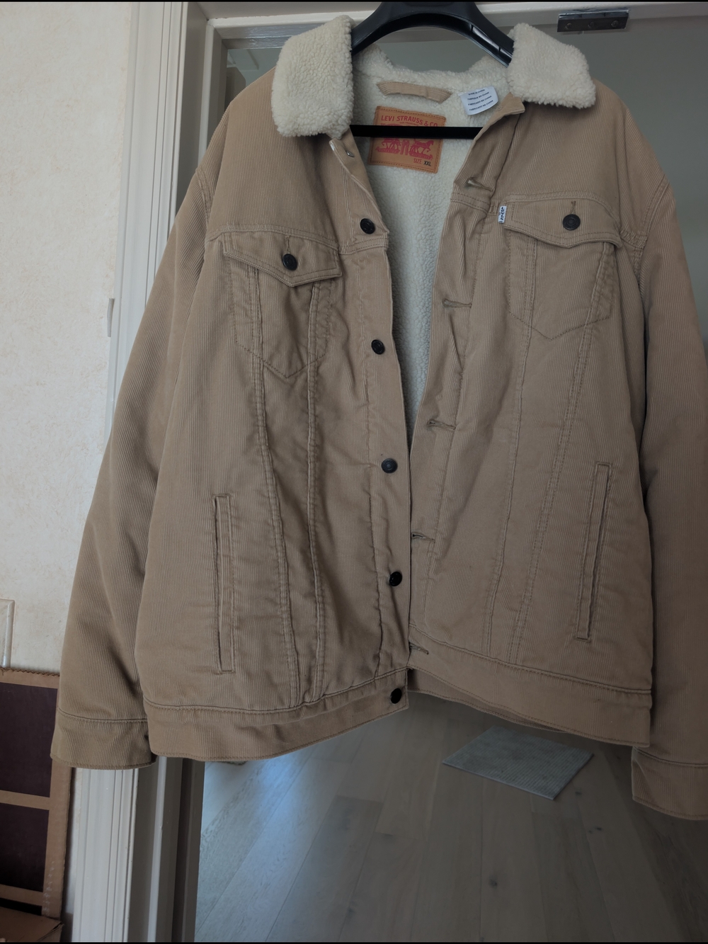 Levi's Sherpa-Lined Trucker Jacket in Tan